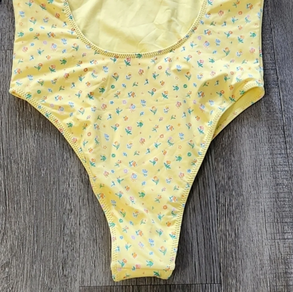 New!Frankies Bikinis x Pamela Anderson One Piece Swimsuit‎